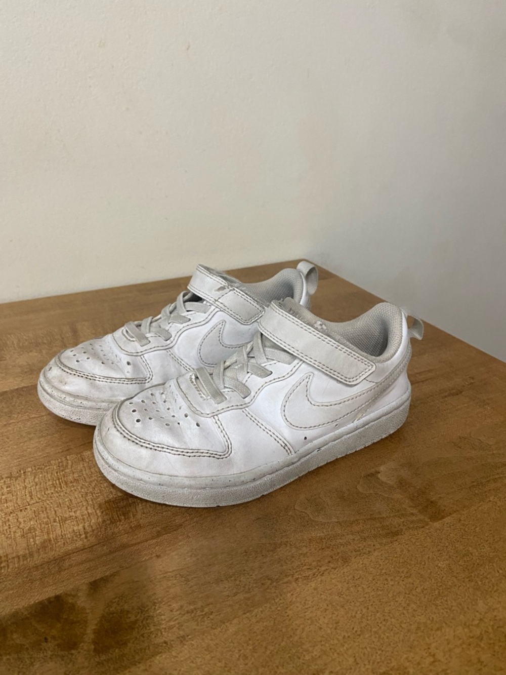 Nike Unisex Kids Court Borough White Leather Sneakers with Hook-and-Loop Strap